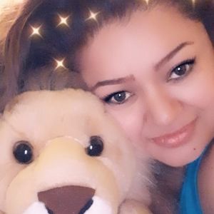 Meet your Posher, Claudia